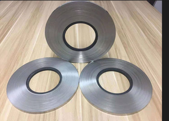 bande de nickel pur de taille personnalisée avec une résistance à la traction élevée et de bonnes propriétés de soudage au point pour les batteries