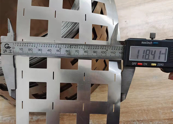 Bon prix Ni pur lumineux de la bande 99,6% du nickel 4P pour la connexion de batterie 18650 en ligne